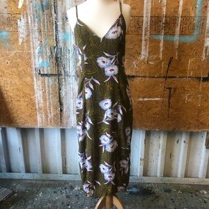 Silence + Noise green floral summer maxi (*new)